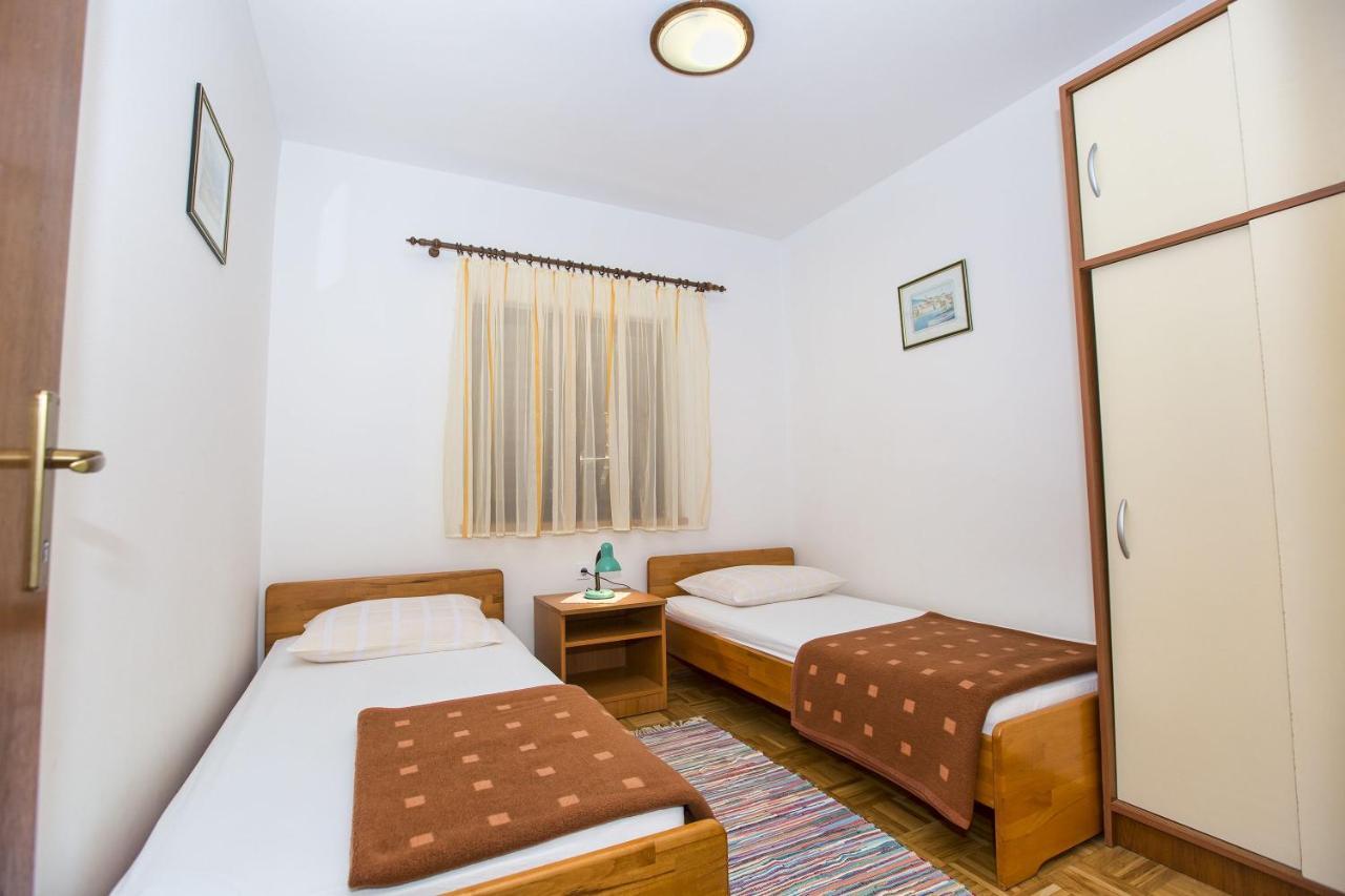 Apartmani Marijana Cesarica Exterior foto