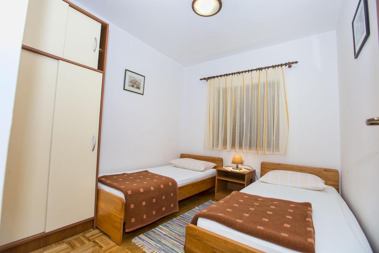 Apartmani Marijana Cesarica Exterior foto