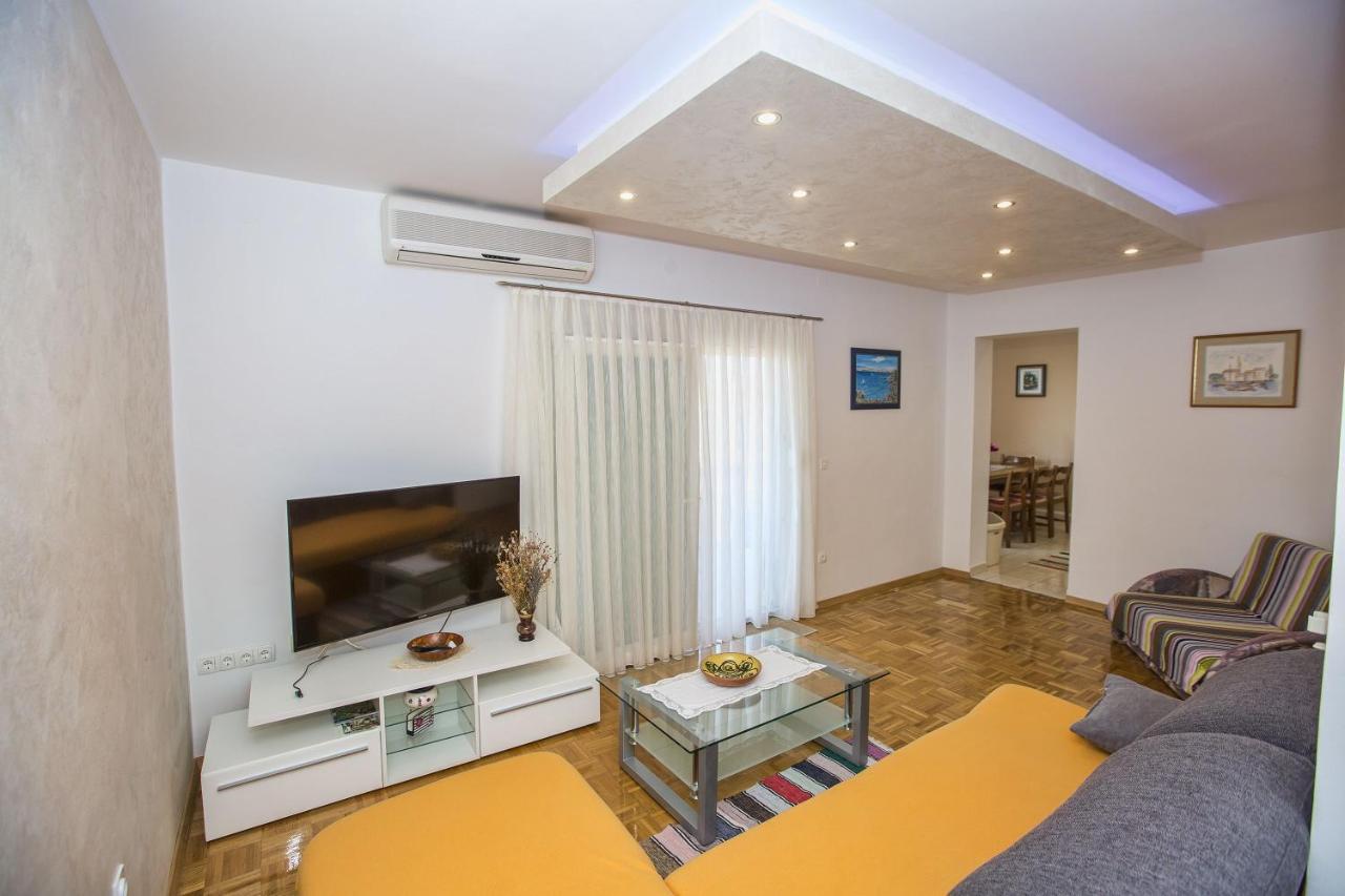 Apartmani Marijana Cesarica Exterior foto