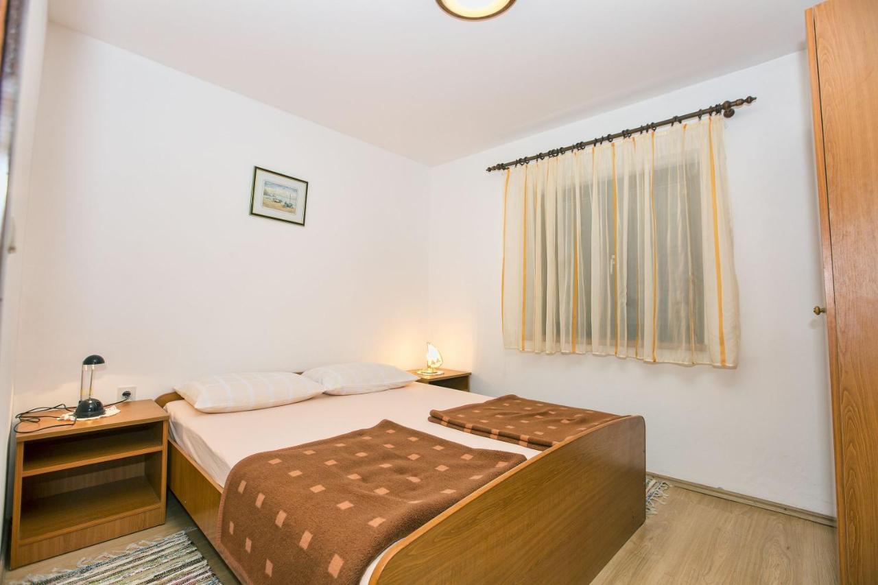Apartmani Marijana Cesarica Exterior foto