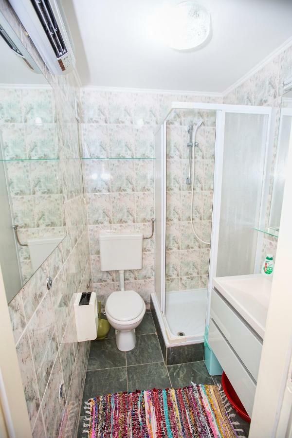 Apartmani Marijana Cesarica Exterior foto