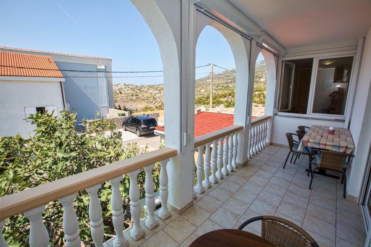 Apartmani Marijana Cesarica Exterior foto