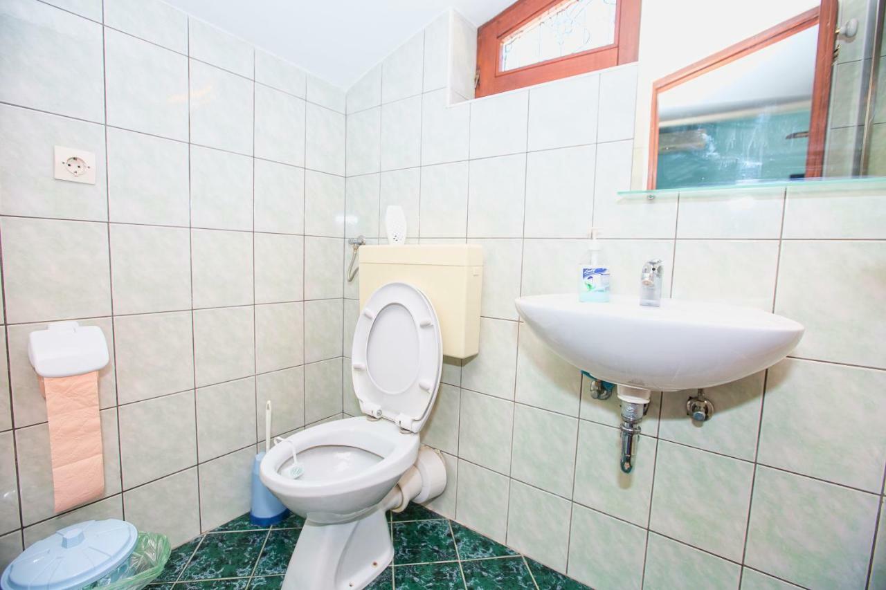 Apartmani Marijana Cesarica Exterior foto